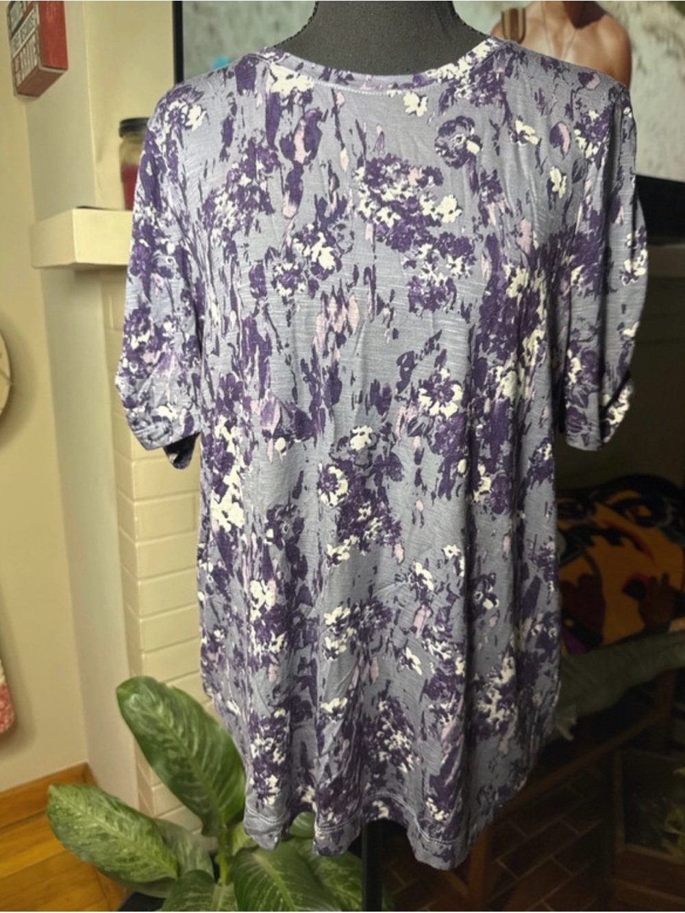 Simply Vera Vera Wang Lavender and White Floral Short-Sleeve Tee
